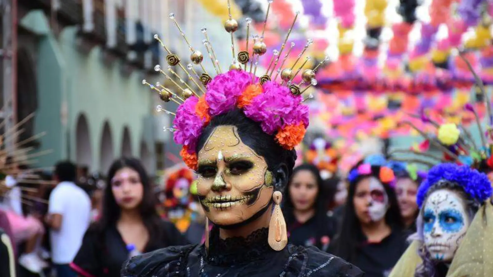 El desfile de Feria tiene como temática el Día de Todos los Santos  El Sol de Tlaxcala